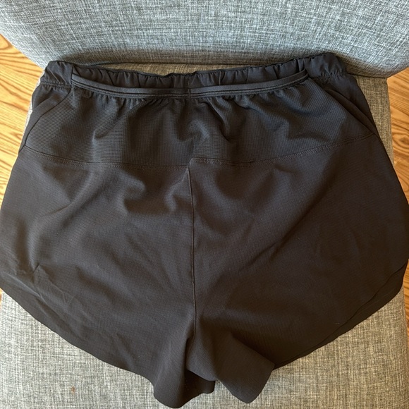 NoBull Women's Hybrid Short 3". Size small. Black - Picture 3 of 3